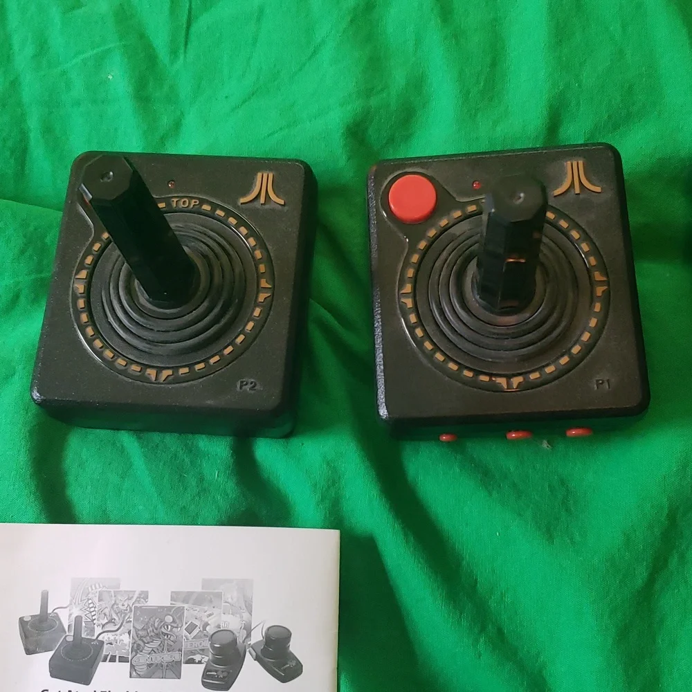 Atari Flashback 5 with Two Controllers Manual Power Cable + AV Cable Not Working